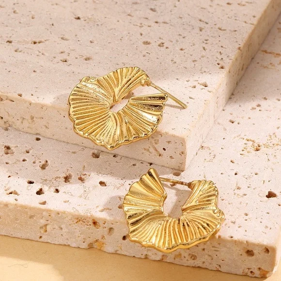 NEW💎18K Gold Plated textured Hoop Earrings*Chunky Hoop Earrings - Picture 4 of 4